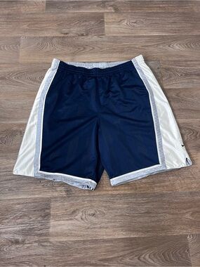 Vintage Y2K Nike Navy and White Athletic Mesh Shorts/A384